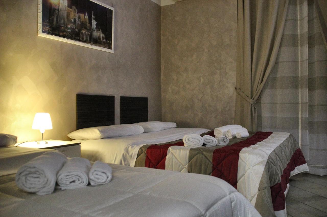 Chiaia Relax Bed and Breakfast Napels Kamer foto