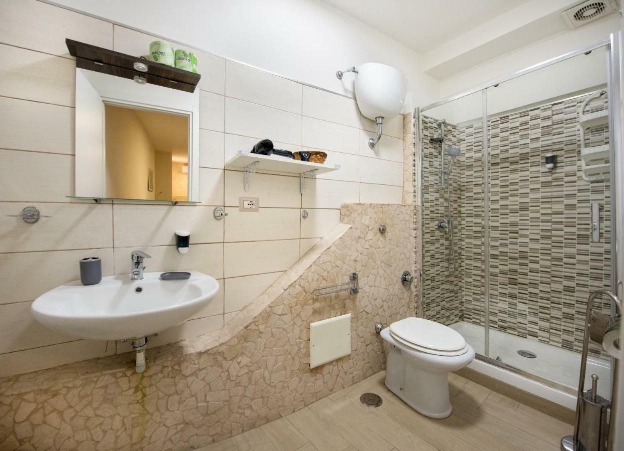 Chiaia Relax Bed and Breakfast Napels Buitenkant foto