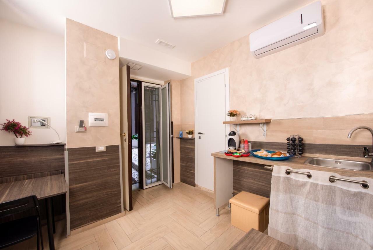 Chiaia Relax Bed and Breakfast Napels Buitenkant foto
