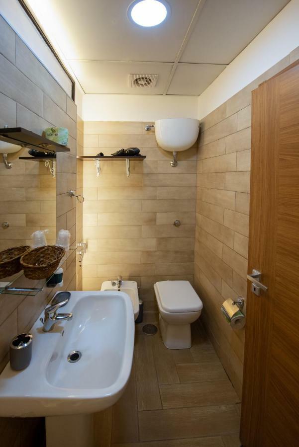 Chiaia Relax Bed and Breakfast Napels Buitenkant foto